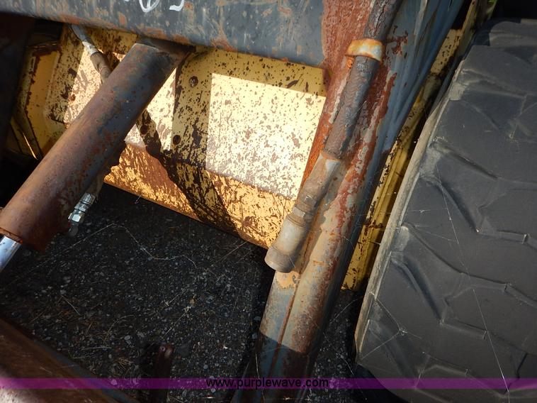 image for item L6252 New Holland L555 skid steer