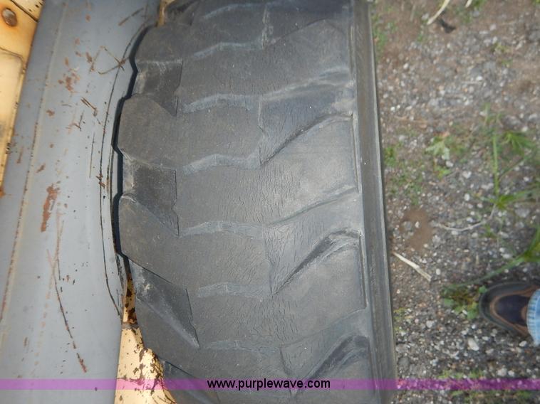 image for item L6252 New Holland L555 skid steer