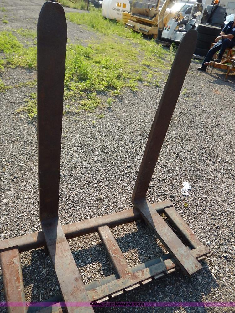 image for item L6252 New Holland L555 skid steer