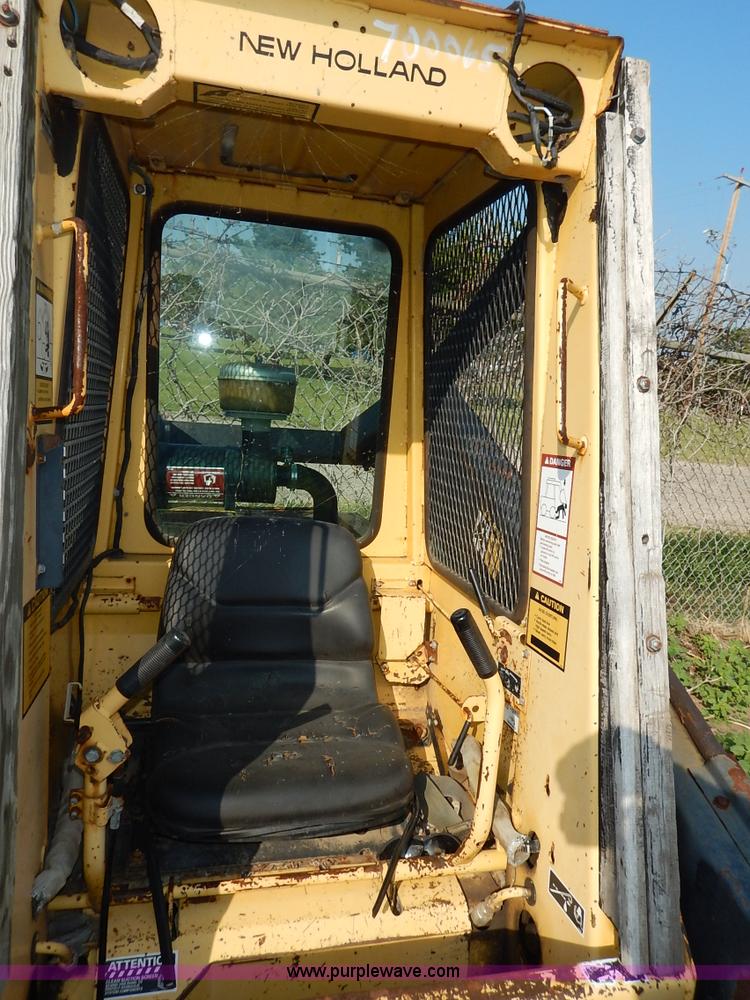 image for item L6252 New Holland L555 skid steer