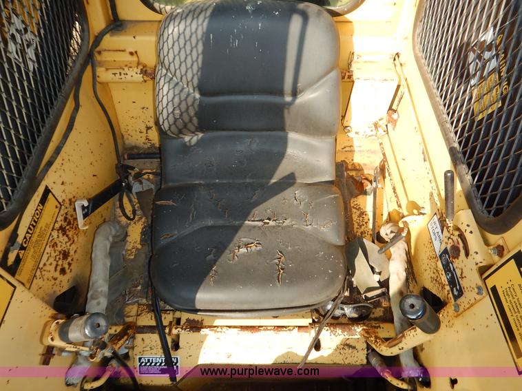 image for item L6252 New Holland L555 skid steer