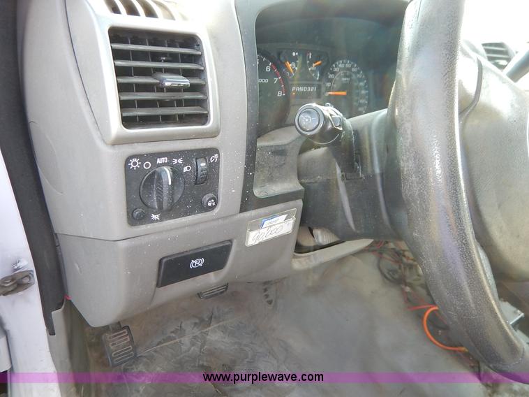 image for item L6255 2007 Chevrolet Colorado Ext. Cab pickup truck