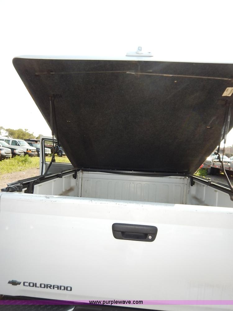 image for item L6255 2007 Chevrolet Colorado Ext. Cab pickup truck