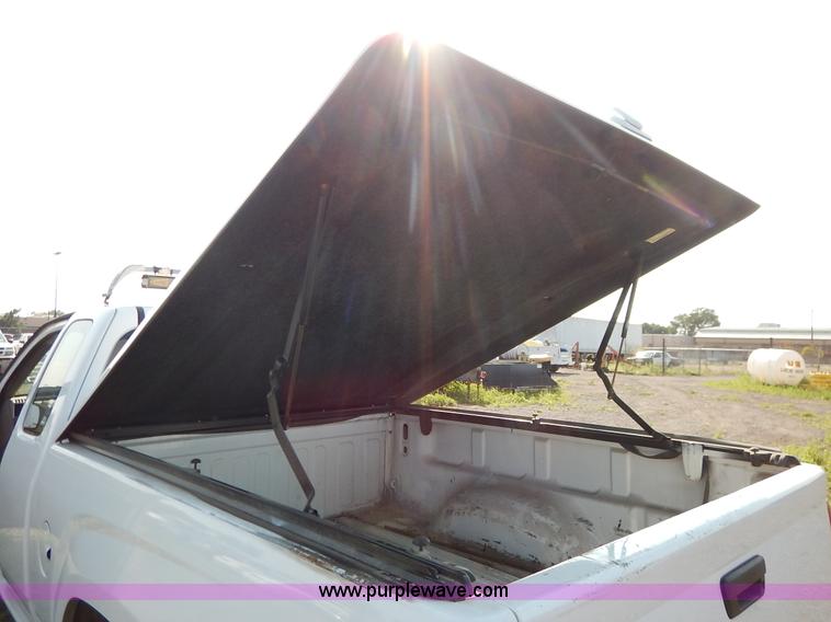 image for item L6255 2007 Chevrolet Colorado Ext. Cab pickup truck