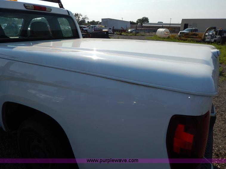 image for item L6255 2007 Chevrolet Colorado Ext. Cab pickup truck