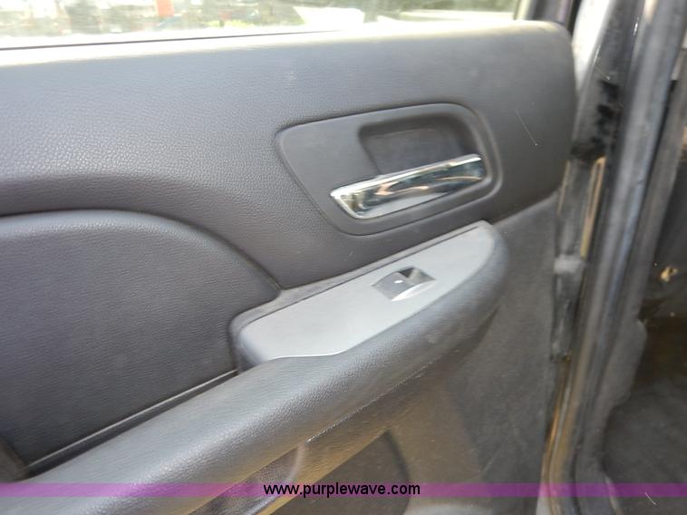 image for item L6257 2010 Chevrolet Tahoe LS SUV