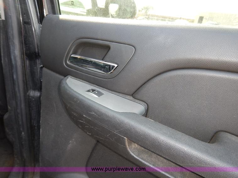 image for item L6257 2010 Chevrolet Tahoe LS SUV