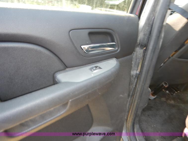 image for item L6258 2010 Chevrolet Tahoe LS SUV