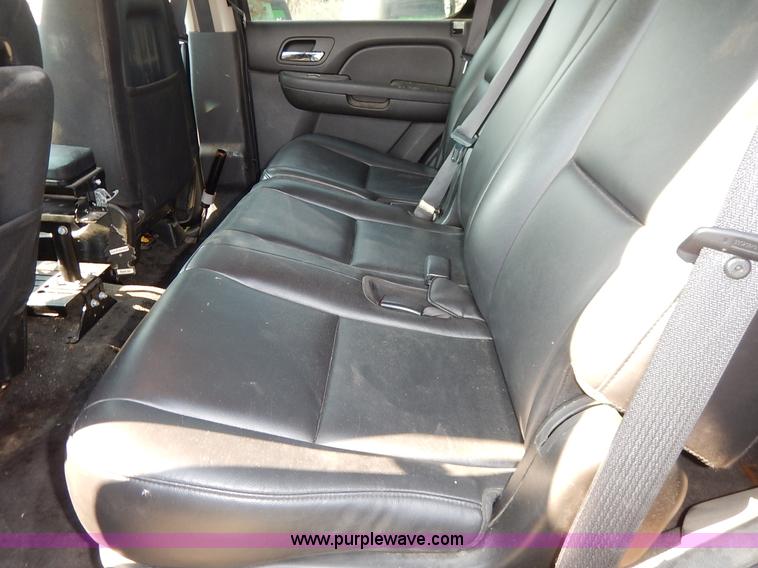 image for item L6258 2010 Chevrolet Tahoe LS SUV