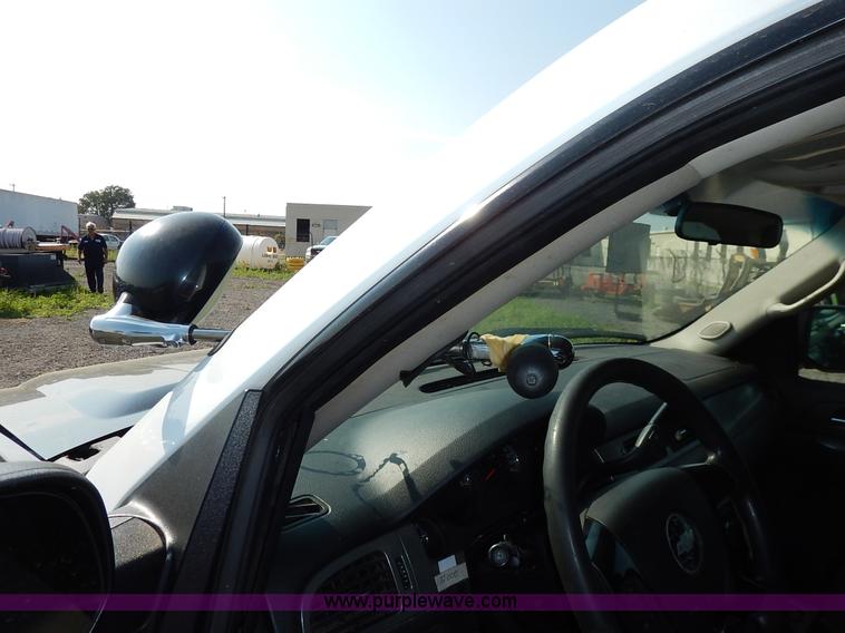 image for item L6258 2010 Chevrolet Tahoe LS SUV