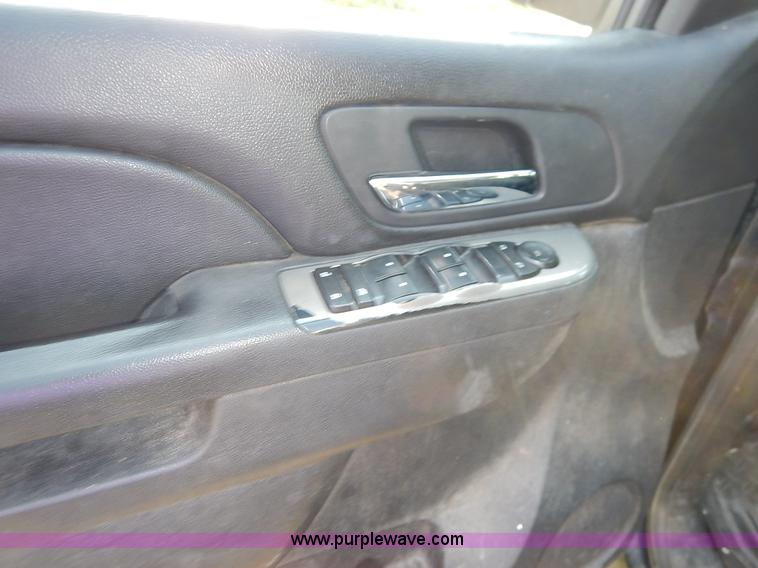 image for item L6258 2010 Chevrolet Tahoe LS SUV