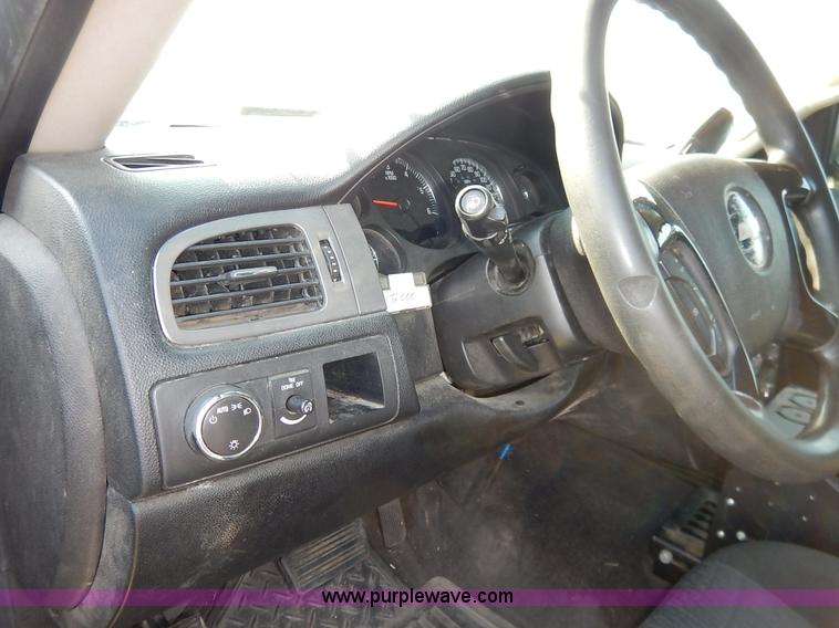 image for item L6258 2010 Chevrolet Tahoe LS SUV