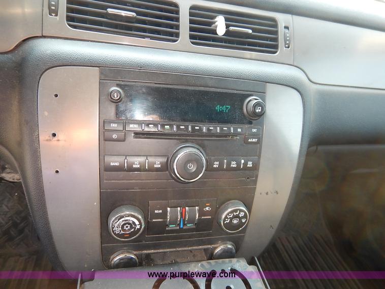 image for item L6258 2010 Chevrolet Tahoe LS SUV