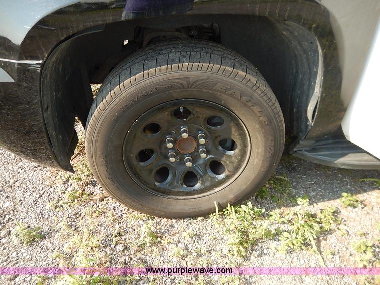 image for item L6258 2010 Chevrolet Tahoe LS SUV