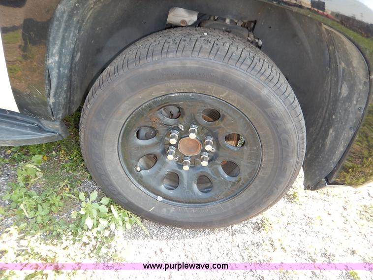 image for item L6258 2010 Chevrolet Tahoe LS SUV