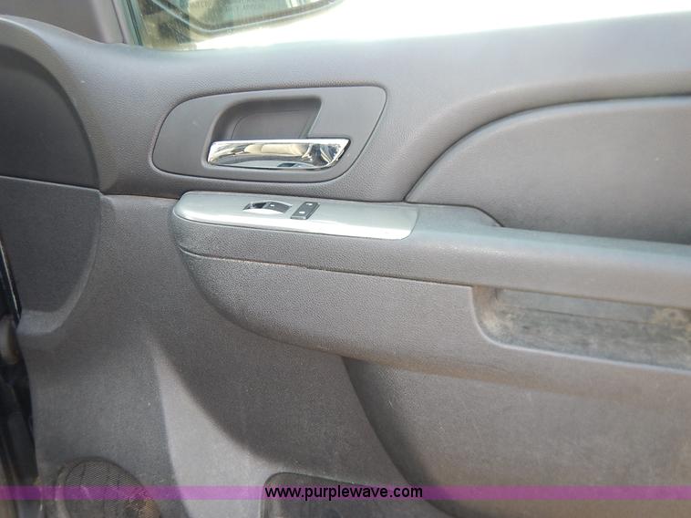 image for item L6258 2010 Chevrolet Tahoe LS SUV