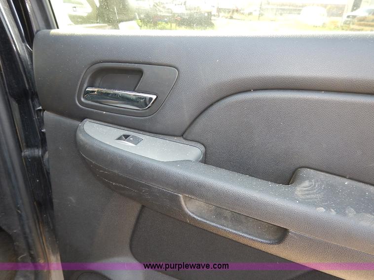 image for item L6258 2010 Chevrolet Tahoe LS SUV