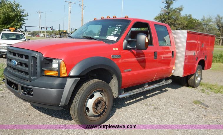 image for item L6259 2007 Ford F550 Super Duty XL Crew Cab utility truck