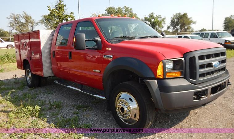 image for item L6259 2007 Ford F550 Super Duty XL Crew Cab utility truck