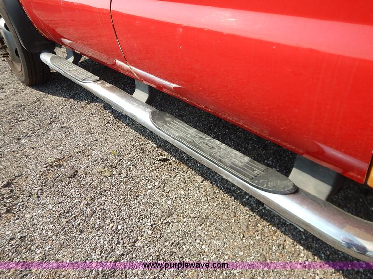 image for item L6259 2007 Ford F550 Super Duty XL Crew Cab utility truck