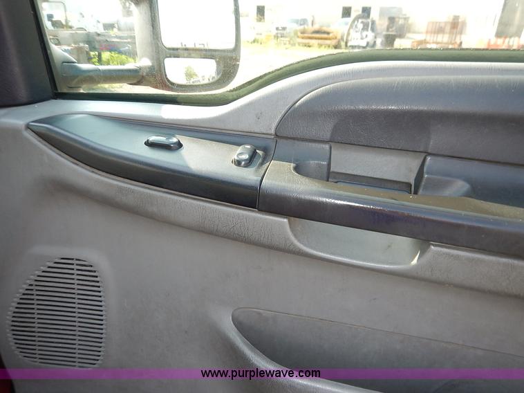 image for item L6259 2007 Ford F550 Super Duty XL Crew Cab utility truck