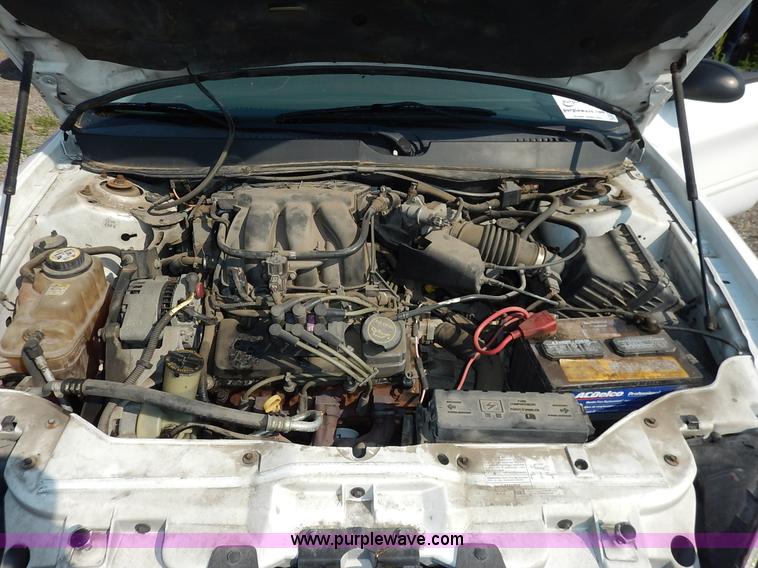 image for item L6261 2006 Ford Taurus SE