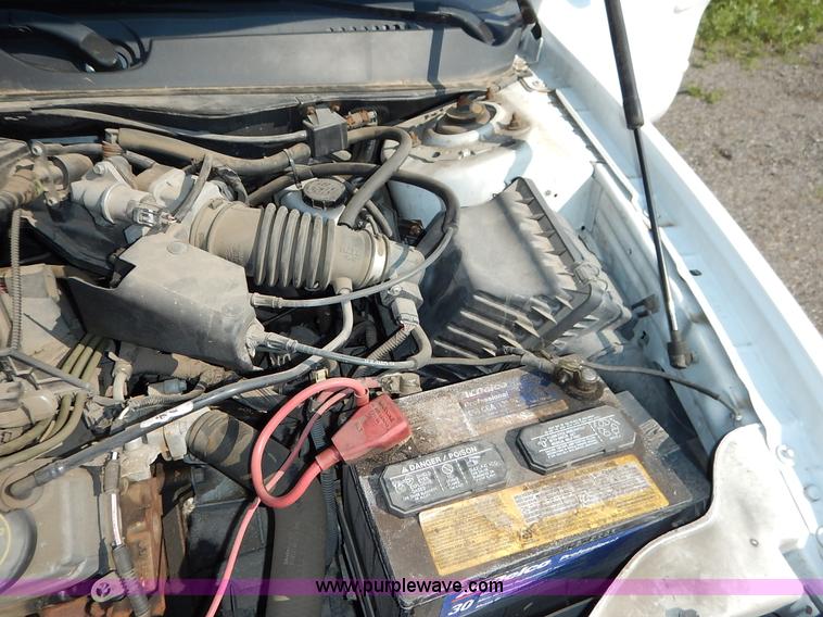 image for item L6261 2006 Ford Taurus SE