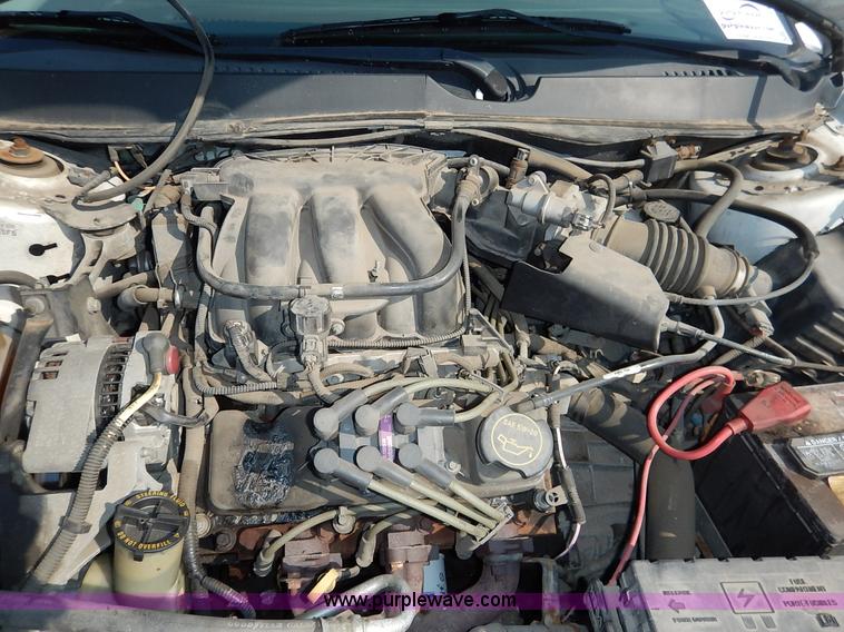 image for item L6261 2006 Ford Taurus SE