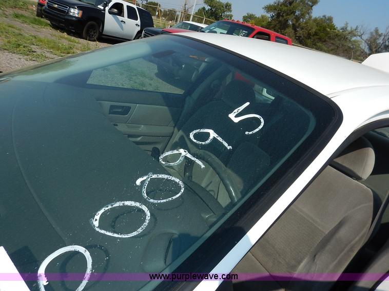 image for item L6261 2006 Ford Taurus SE