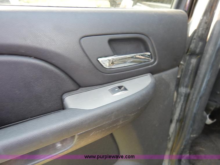 image for item L6263 2010 Chevrolet Tahoe LS SUV