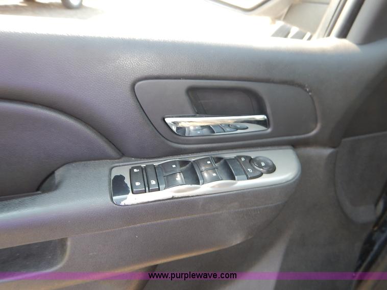 image for item L6263 2010 Chevrolet Tahoe LS SUV