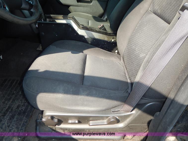 image for item L6263 2010 Chevrolet Tahoe LS SUV