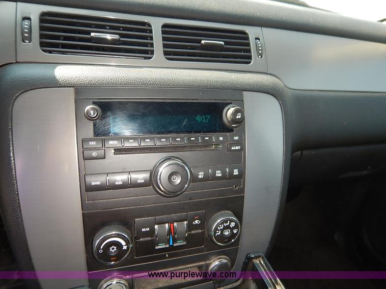 image for item L6263 2010 Chevrolet Tahoe LS SUV