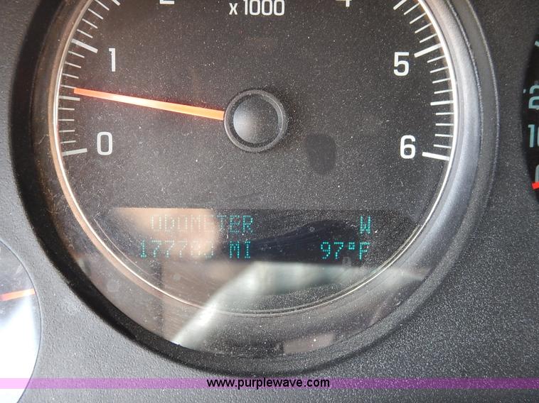 image for item L6263 2010 Chevrolet Tahoe LS SUV