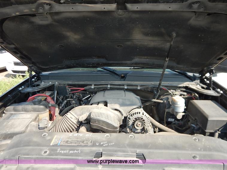 image for item L6263 2010 Chevrolet Tahoe LS SUV