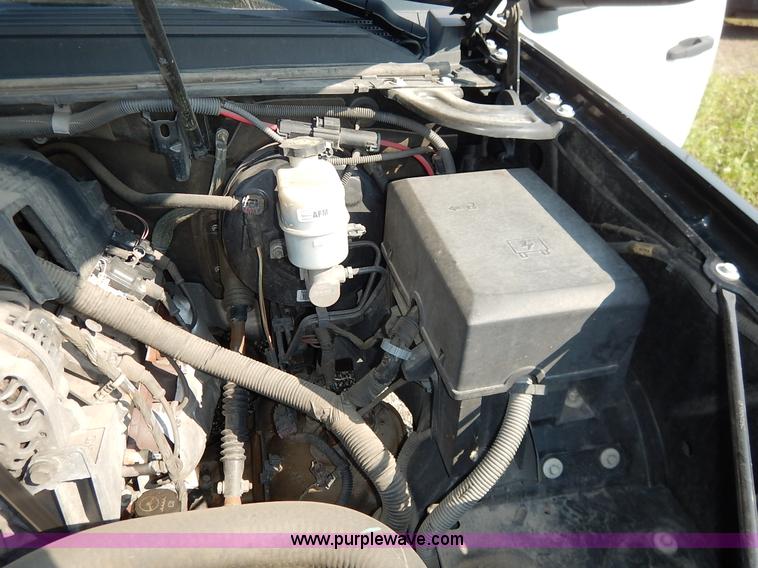 image for item L6263 2010 Chevrolet Tahoe LS SUV