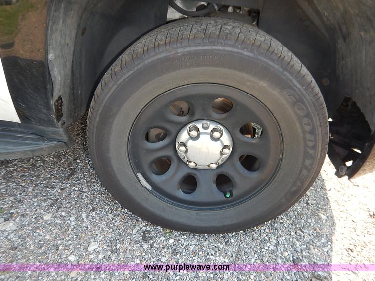 image for item L6263 2010 Chevrolet Tahoe LS SUV