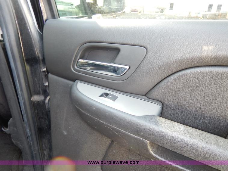 image for item L6263 2010 Chevrolet Tahoe LS SUV