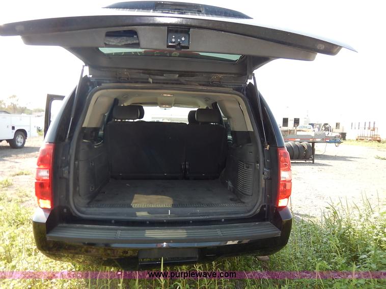 image for item L6263 2010 Chevrolet Tahoe LS SUV