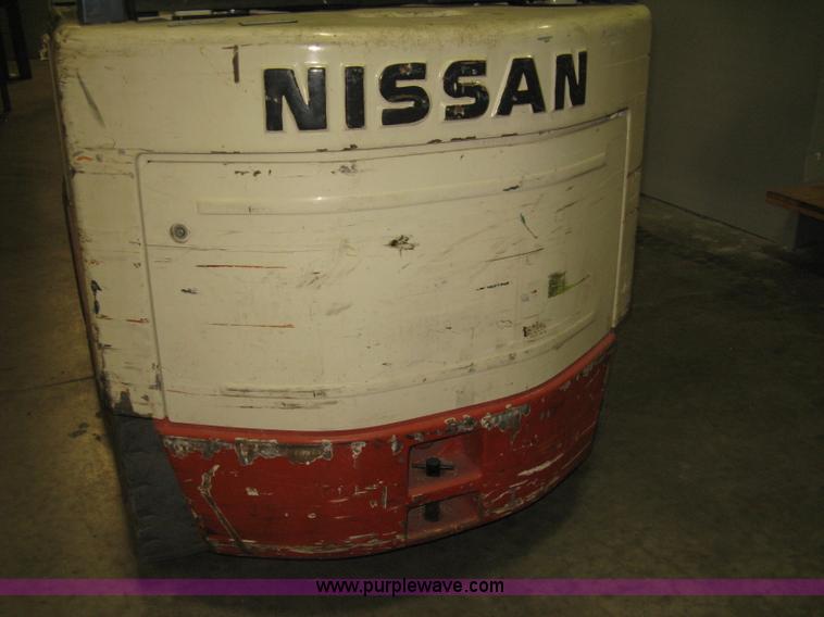image for item L6264 2000 Nissan 40ES forklift