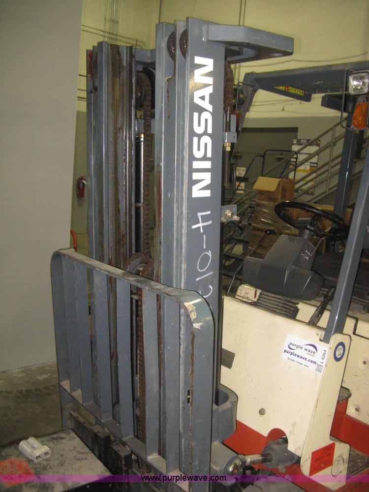 image for item L6264 2000 Nissan 40ES forklift