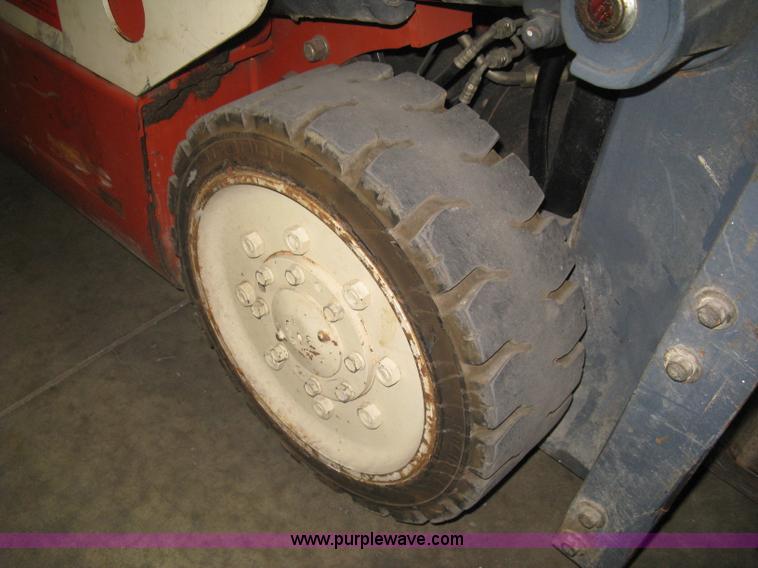 image for item L6264 2000 Nissan 40ES forklift