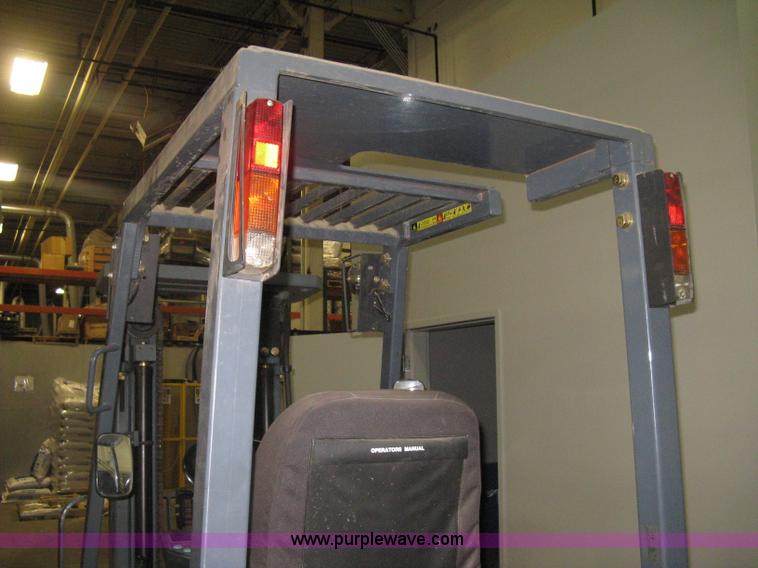 image for item L6264 2000 Nissan 40ES forklift