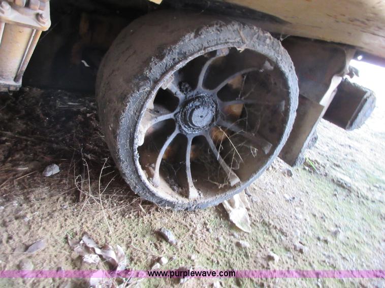 image for item BB9246 1972 Blaw-Knox PF-65 paver