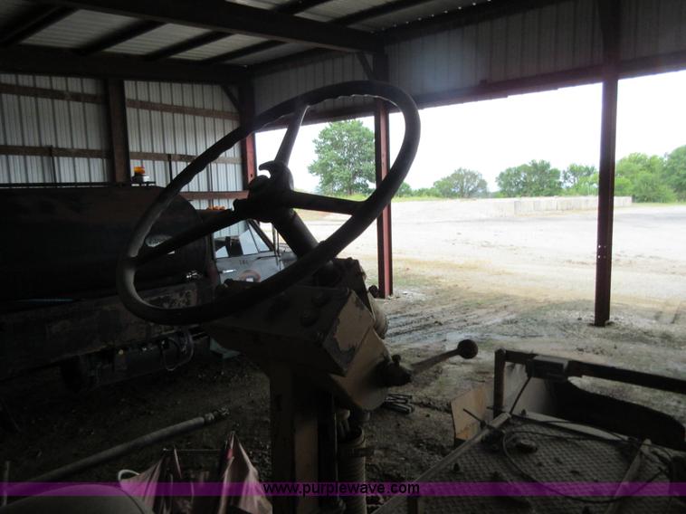 image for item BB9246 1972 Blaw-Knox PF-65 paver