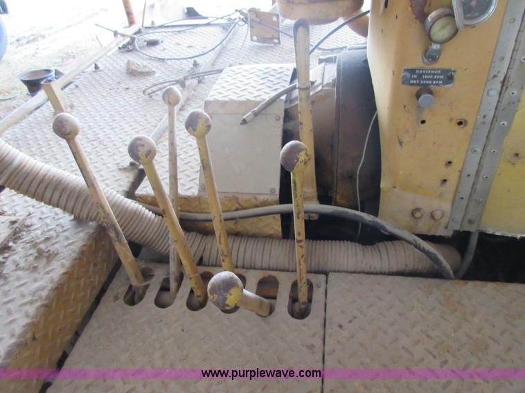 image for item BB9246 1972 Blaw-Knox PF-65 paver