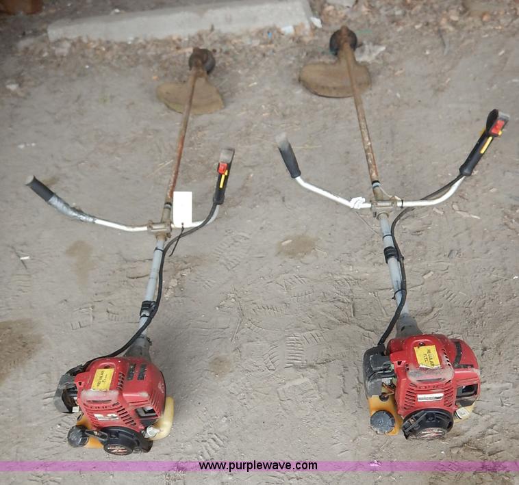 image for item BH9875 (2) Honda straight shaft string trimmers