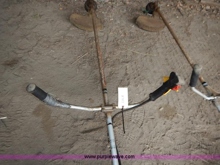 image for item BH9875 (2) Honda straight shaft string trimmers