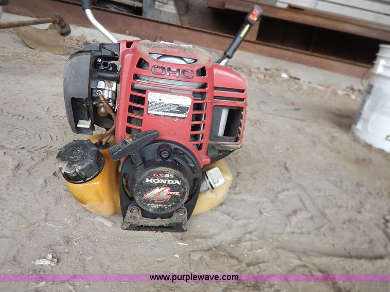 image for item BH9875 (2) Honda straight shaft string trimmers