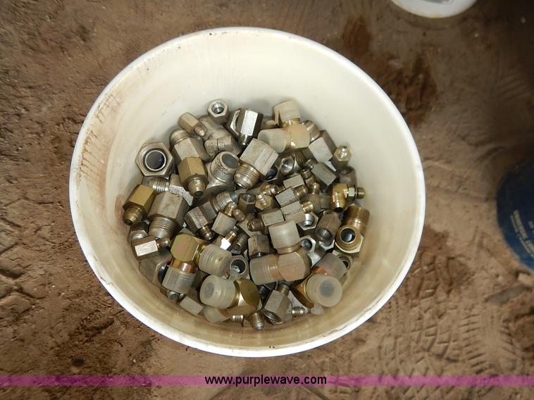 image for item BH9876 Assorted hydraulic fittings